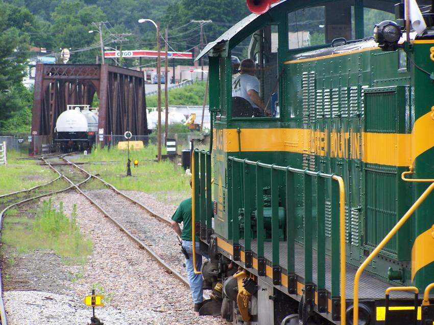 Photo of GMRC 405 Making the move at Bellows Falls