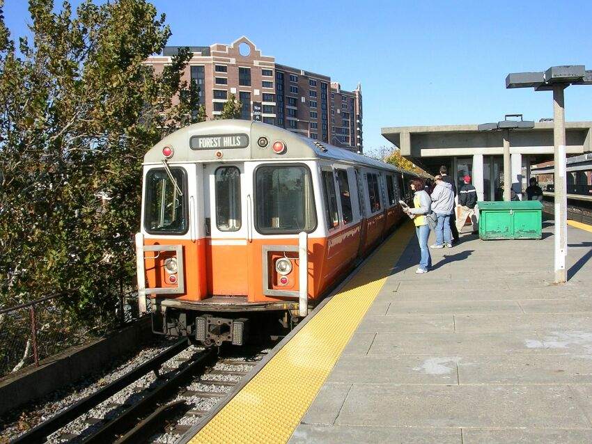Photo of Orange Line train at Malden