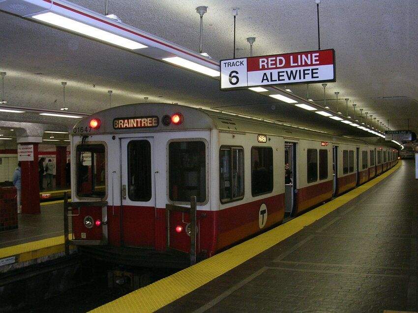 Photo of Red Line train @ Park St.