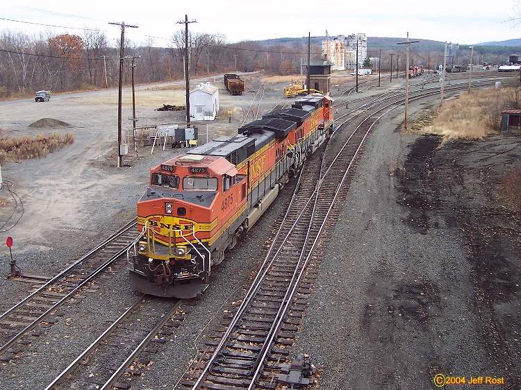 Photo of BNSF power off Empty coal train