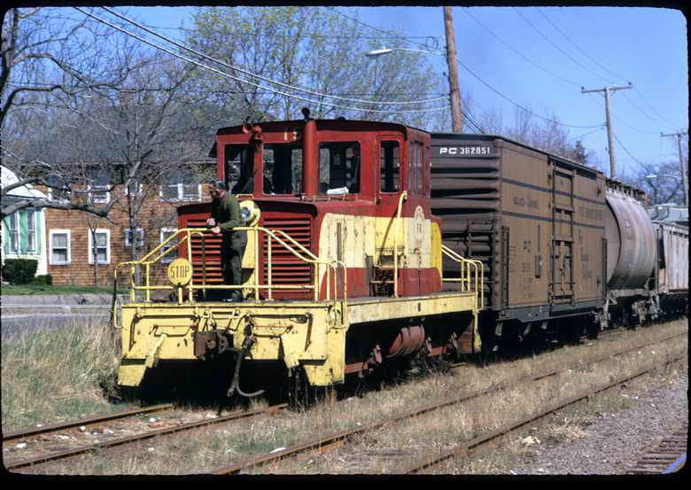 Photo of Fore River RR 70-ton #15 at East Braintree