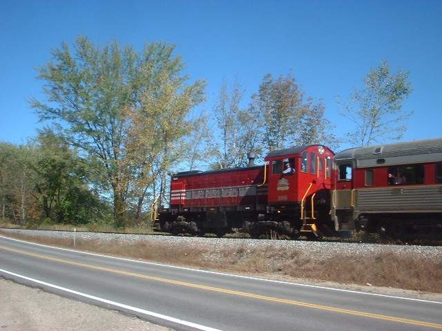 Photo of Fall Foliage train