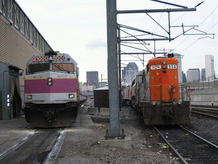 Photo of MBTA locomotives 1000 and 904 at Southampton.