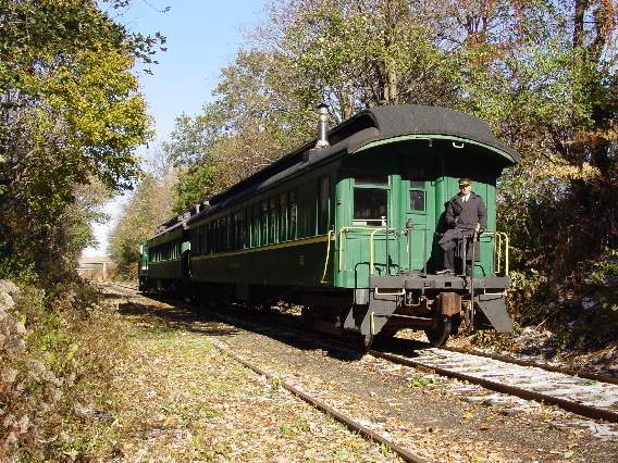 Photo of Leaving town on the Old Colony & Newport Railway
