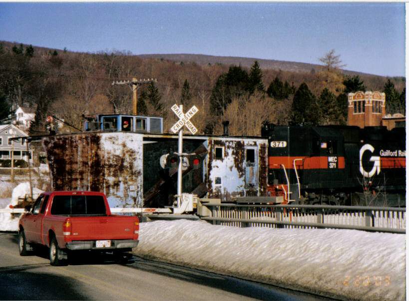 Photo of Plow Extra with Guilford's GP35 #371