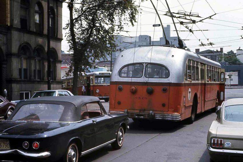 Photo of Trolley Bus 8508 Mt Auburn St before going into Harvard Sq tunnel 9_1968
