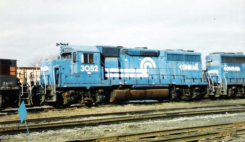 Photo of CR #3052 (MEC #306) stored at Waterville