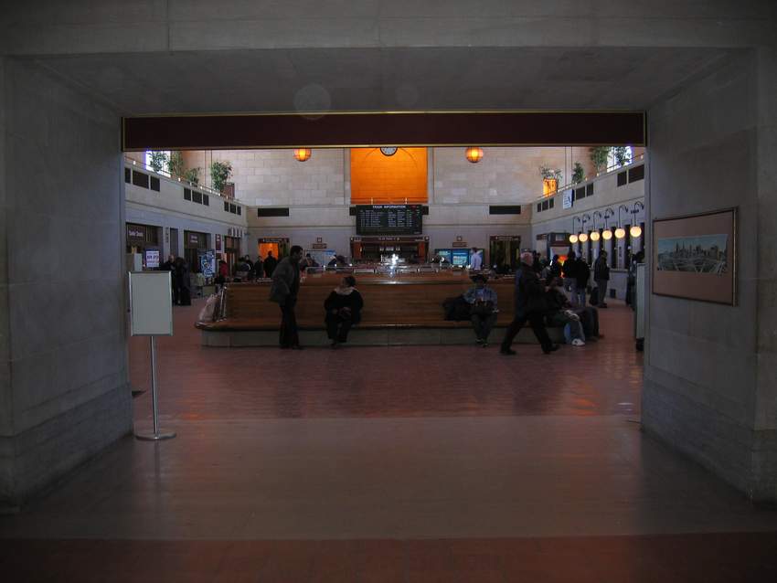 Photo of Passengers waiting in Union Station in New Haven, CT