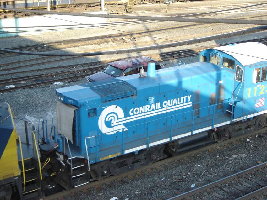 Photo of CSX (former Conrail) SW1001 #1123