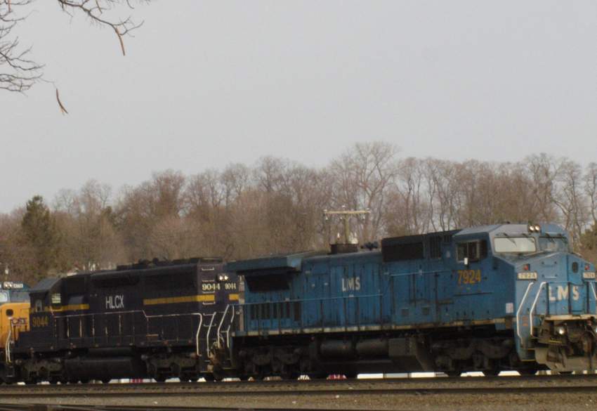 Photo of HLCX SD40 #9044, LMS (Former Conrail) Dash 8-40CW #7024