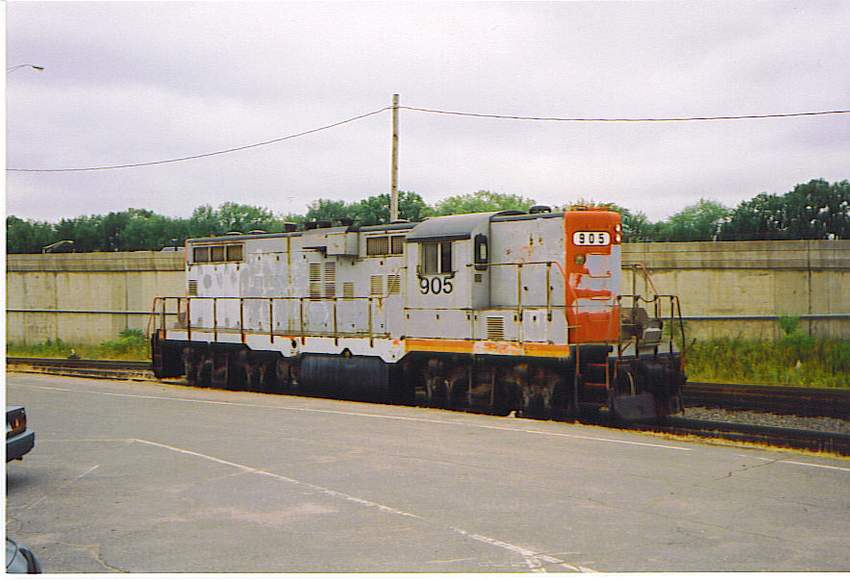 Photo of Ex MBTA 905, Ex SEMTA, Ex New Haven 1229 GP9 on Siding in Hartford, CT