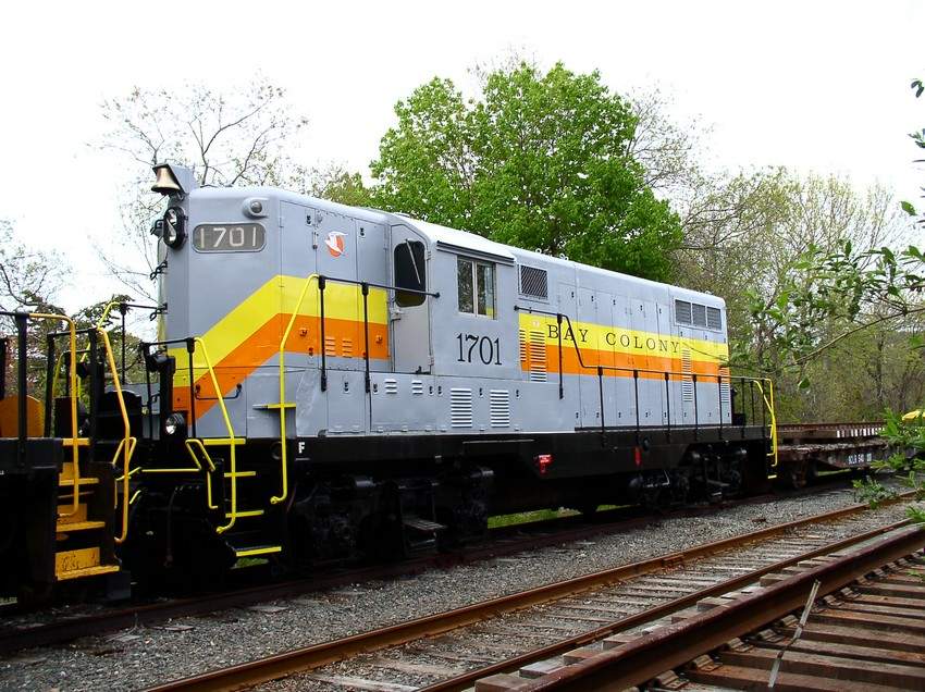 Photo of Bay Colony GP8 1701 at West Barnstable