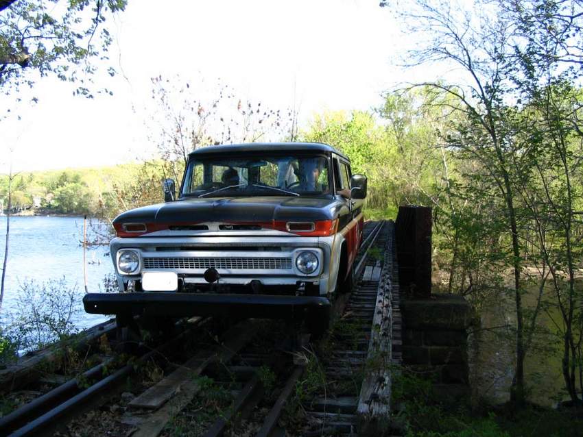 Photo of Hirail truck creeping north across the Higganum bridge