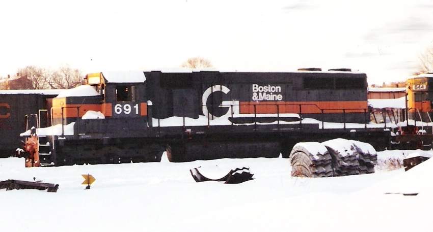 Photo of B&M #691 stored in the Waterville Deadlines
