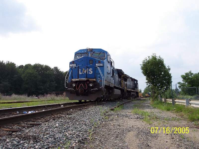 Photo of The other end of CSX 7390.
