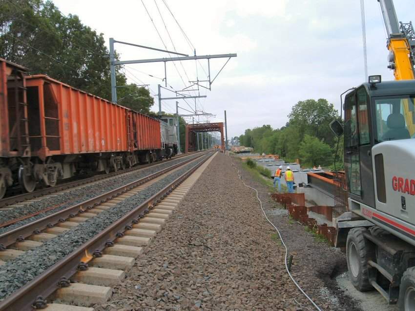 Photo of Work Train Dumping Stone