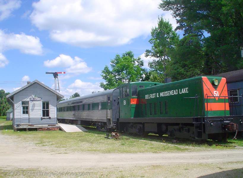 Photo of 70-ton locomotive BML#51and ex-MEC#391 at the City Point station