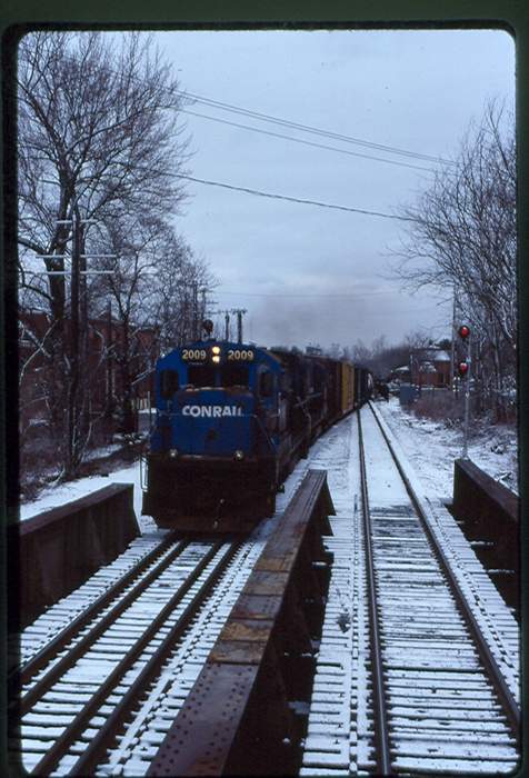 Photo of Northbound CSO-1 at Windsor, CT 3-17-00