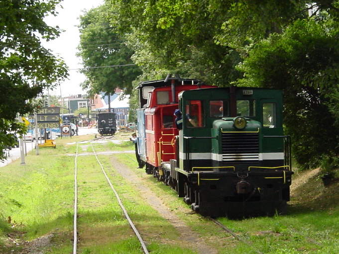 Photo of Work Train at Poplar Street