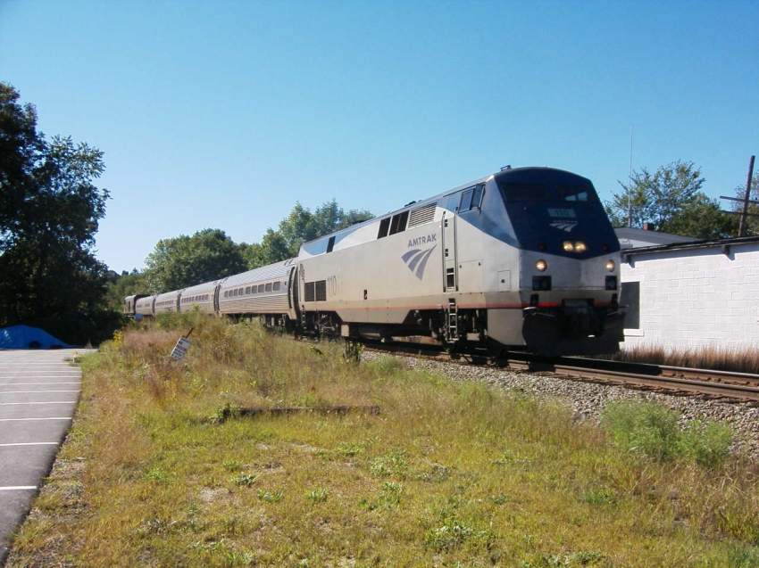 Photo of Amtrak 683 in Dover
