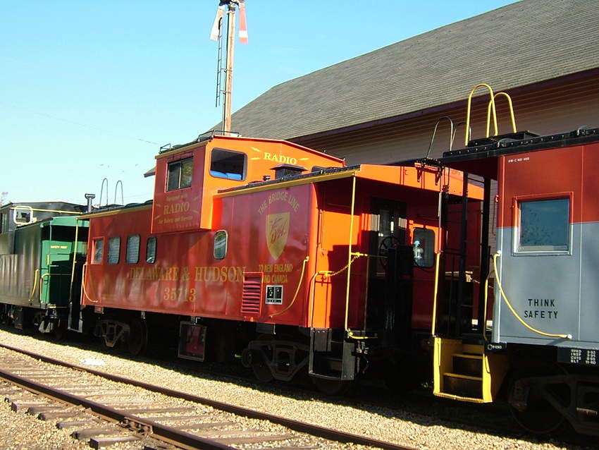 Photo of Two Tone D&H Caboose?