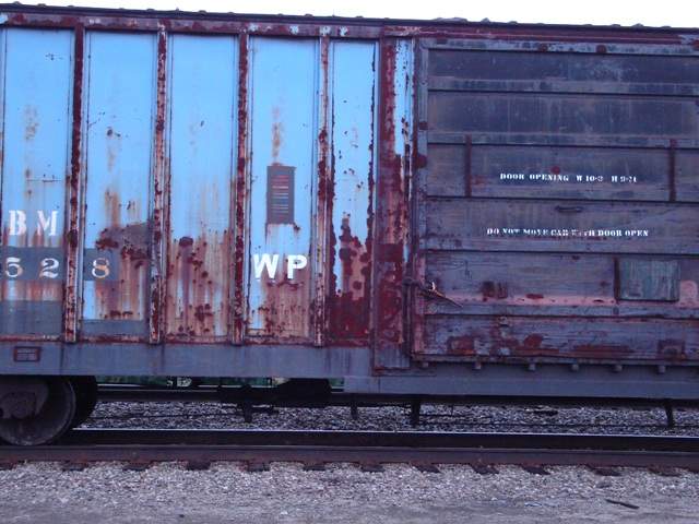 Photo of B&M boxcar assigned to wood pulp loading