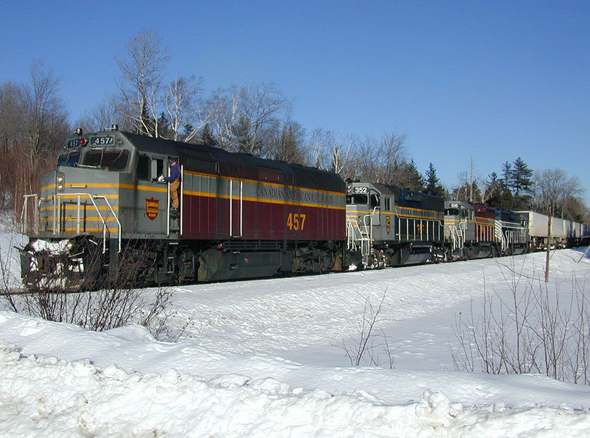 Photo of Ironroad CDAC 901stopped at MP 7 heading west