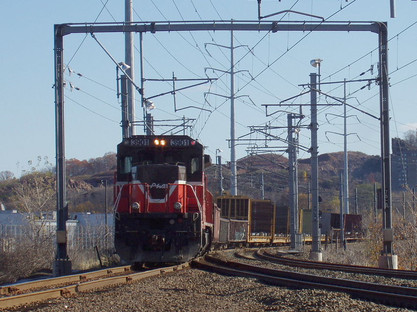 Photo of P&W's trailing engine # 3901 at the junction of the mainline in New Haven