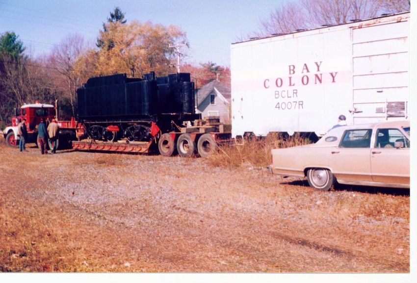 Photo of 1455 tender with Bay Colony boxcar Tremont Jct 11-93