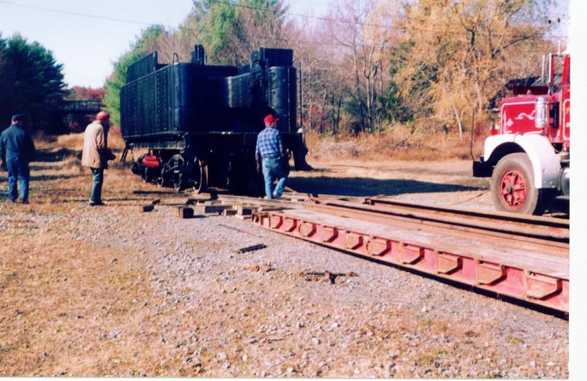 Photo of 1455 tender on live rail
