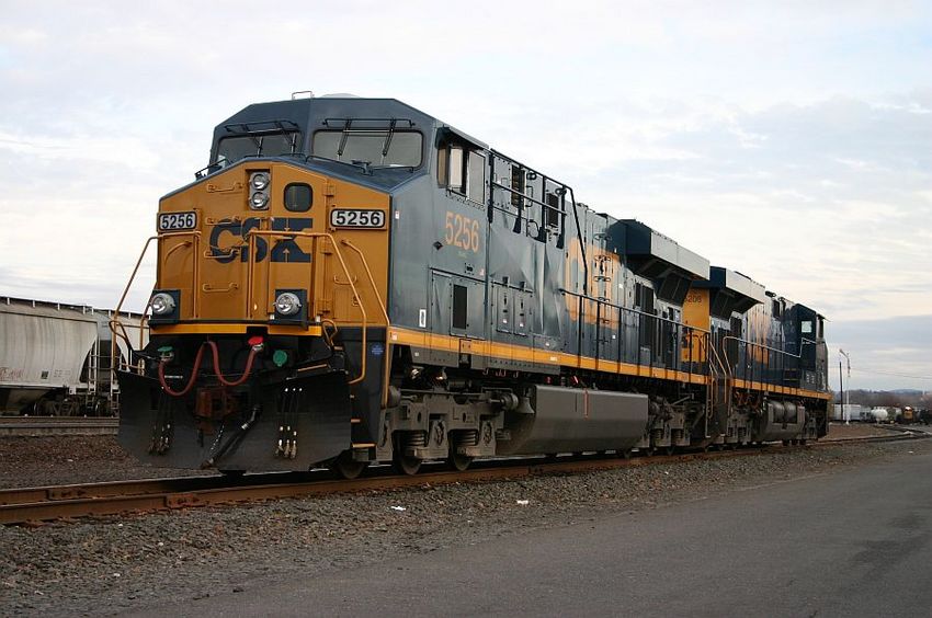Photo of CSX 5256 at West Springfield, MA