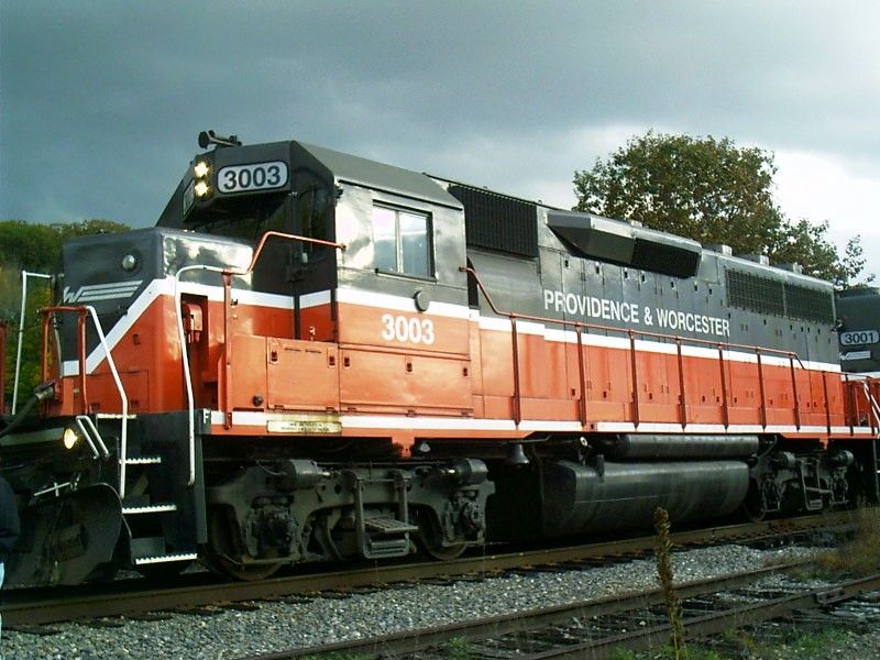 Photo of Providence & Worcester # 3003 and #3001 in Putnam, Connecticut.