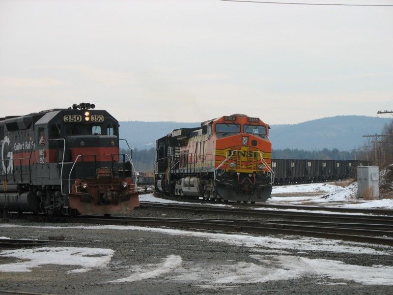 Photo of MEC 350 and BNSF 5455