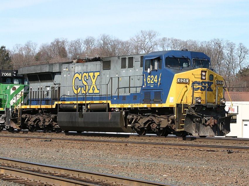 Photo of CSX 624 at West Springfield, MA
