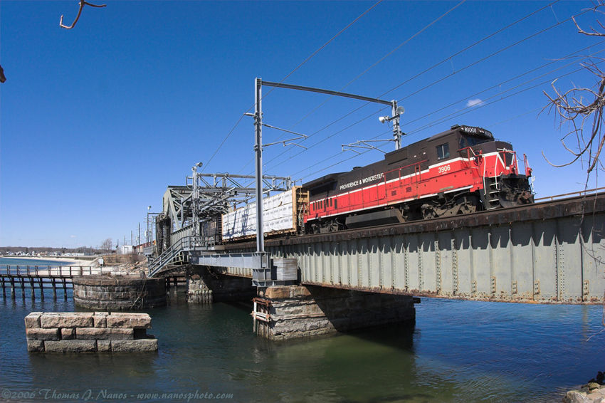 Photo of P&W NR-2 crossing the Niantic River