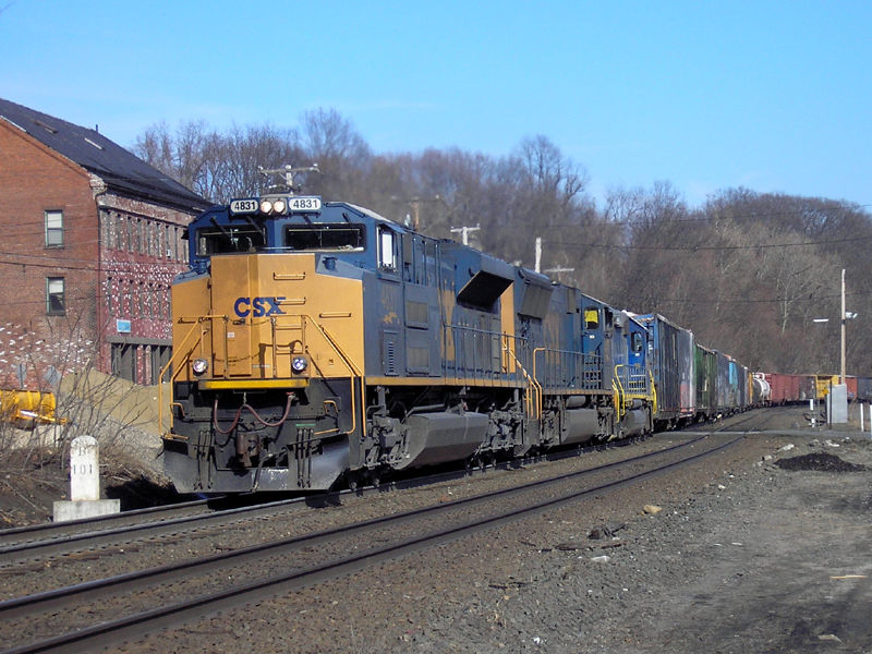 Photo of CSX SD70ACe leads through West Springfield, MA.