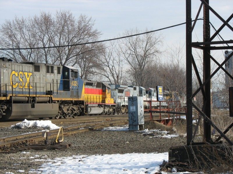 Photo of CSX and CSO in West Springfield