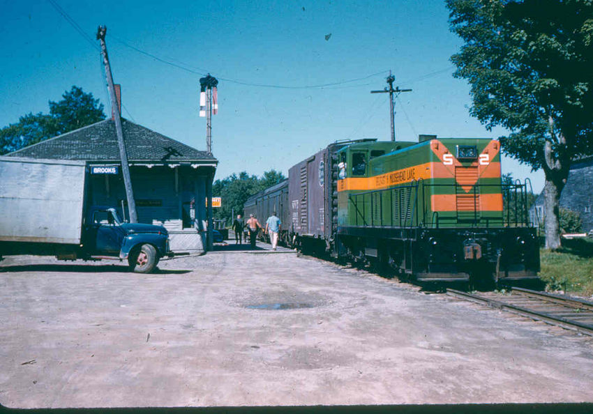 Photo of Re-assembling mixed train at Brooks  1958