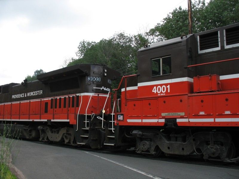 Photo of 3903 and 4001 at Tilcon