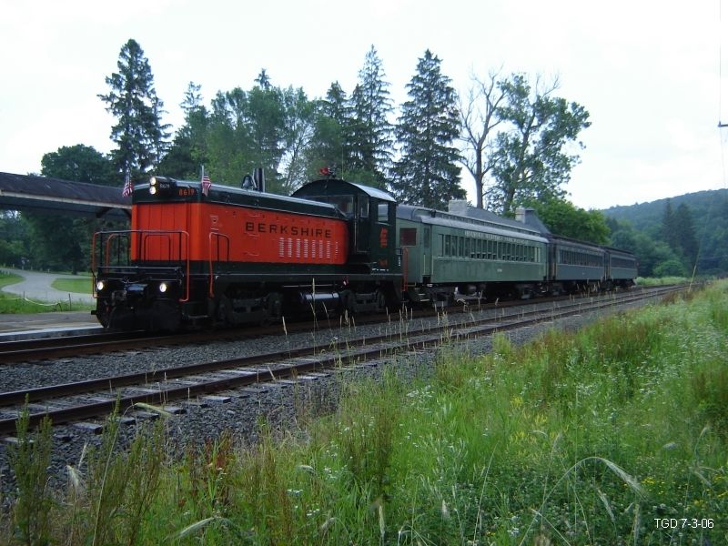 Photo of Berkshire Scenic Engine 8619 & Train