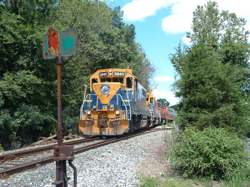 Photo of NECR 3845 leads train 608 in Franklin.