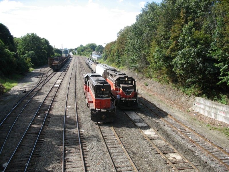 Photo of 2008 and 2009 in the Valley Falls yard on train PR-2