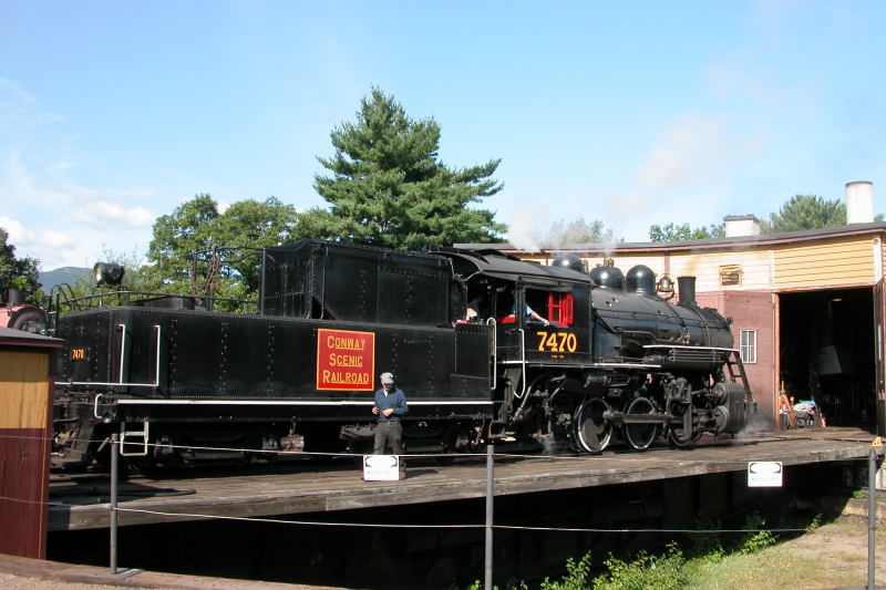 Photo of CSRR 7470 on the turntable at North Conway