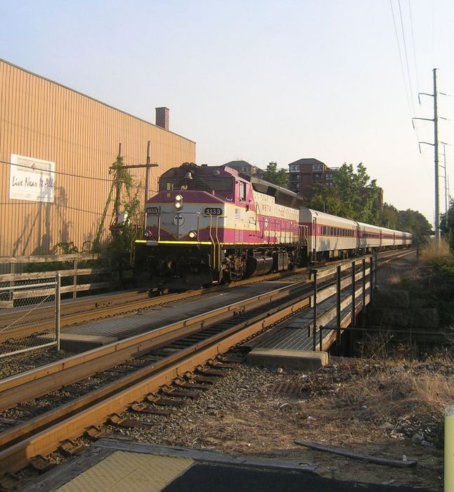 Photo of MBTA Train 2165 Approaching Beverly Depot