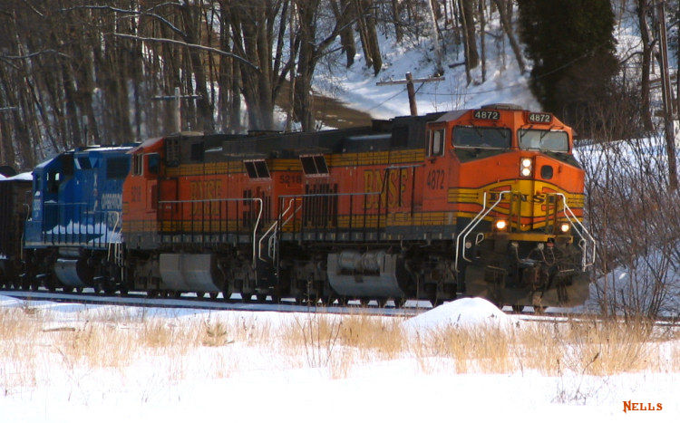 Photo of LOED with BNSF & MBTA power Millers Falls