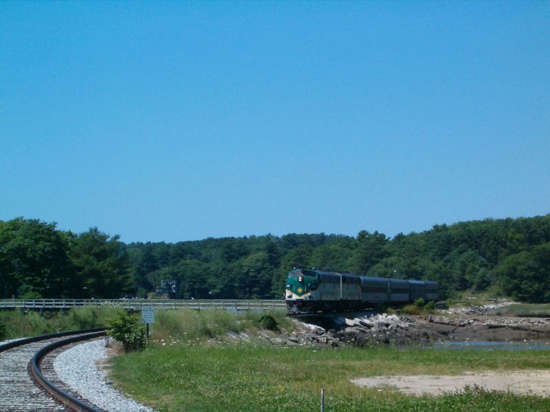 Photo of Maine Eastern crossing the causeway at Wiscasett, ME