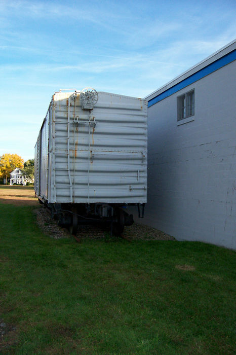 Photo of 40' MEC boxcar. Rochester, NH