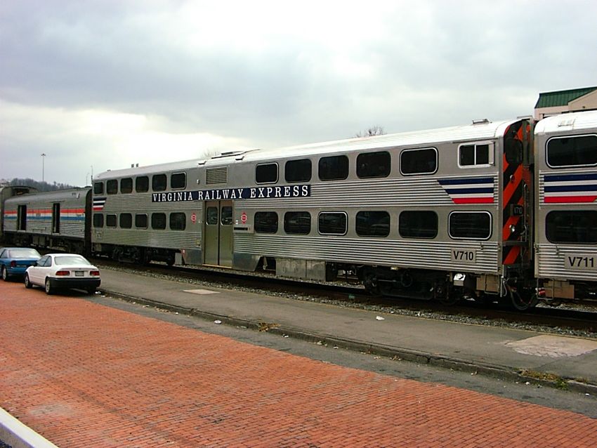 Photo of New VRE Coaches V710 and V711 Trail PO30 at Cumberland, MD