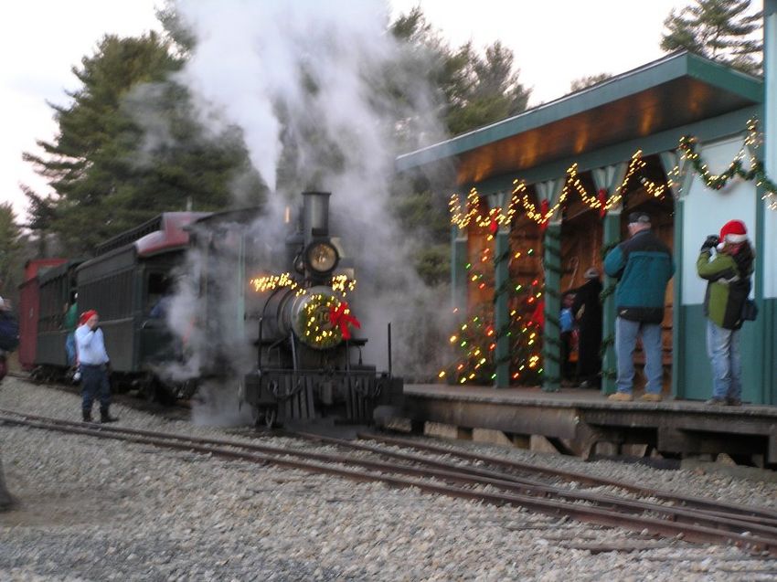Photo of #10 Uncouples from Victorian Christmas Train