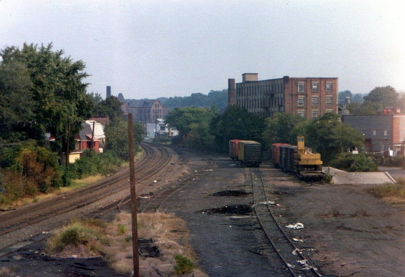 Photo of center st yard meriden ct